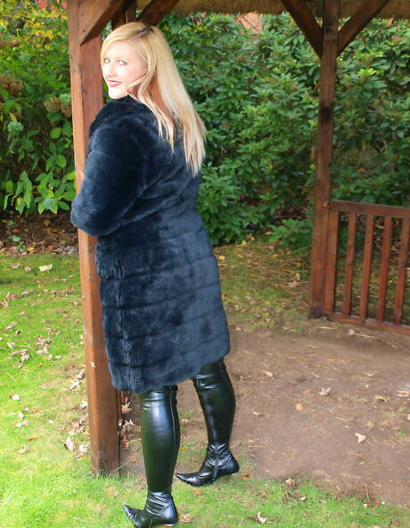 TAC Amateurs are pleased to offer you a free pics featuring Samantha xxx gallery 270744