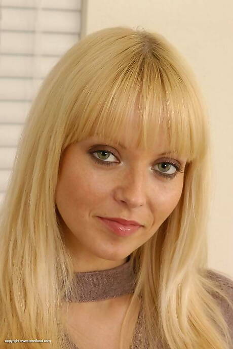 Teen Flood photo collection featuring Jana has a sexy shape