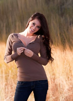 Bellagals are pleased to offer you xxx pics featuring Talia Shepard xxx gallery 228900